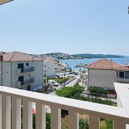 T&T Sea View Apartments Trogir Exterior photo