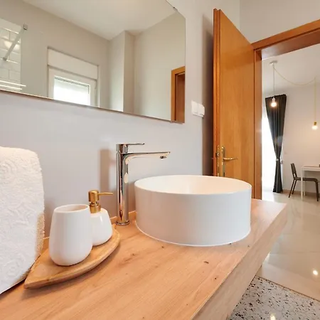 T&T Sea View Apartments Trogir Exterior photo