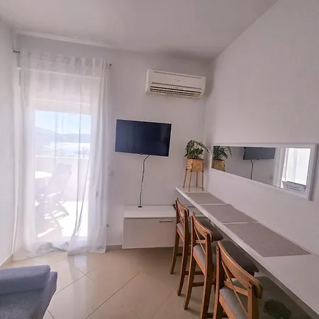 T&T Sea View Apartments Trogir Exterior photo