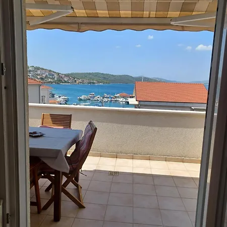 T&T Sea View Apartments Trogir Exterior photo