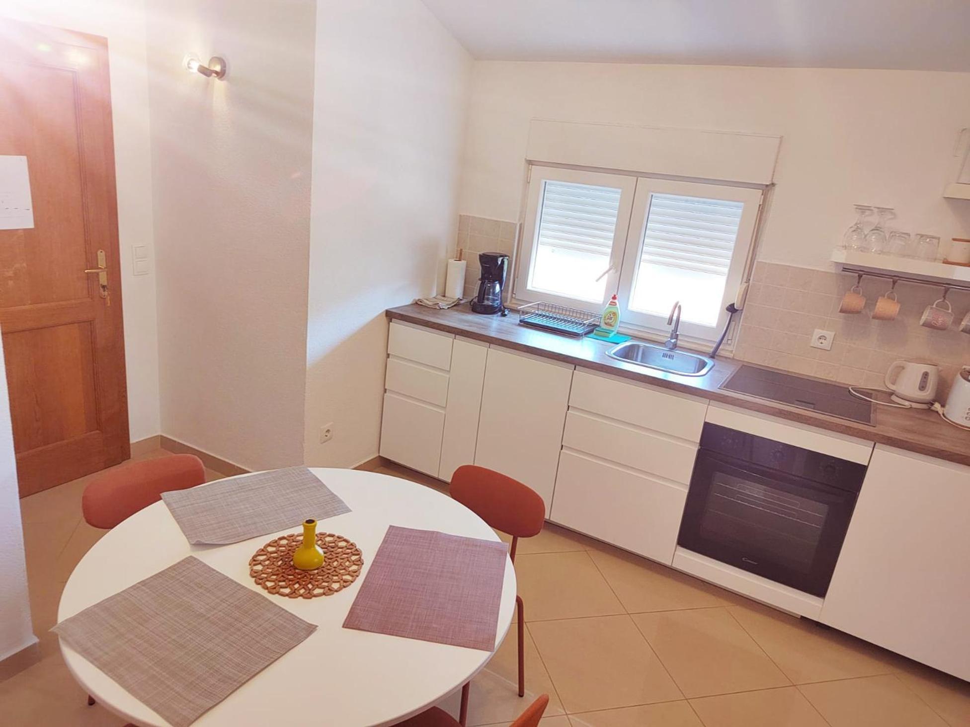 T&t Sea View Apartman *